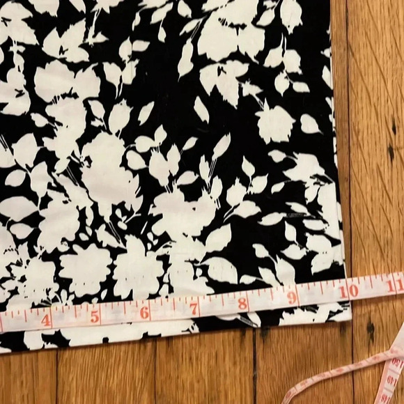 Floral Bermudas - Picture 9 of 9